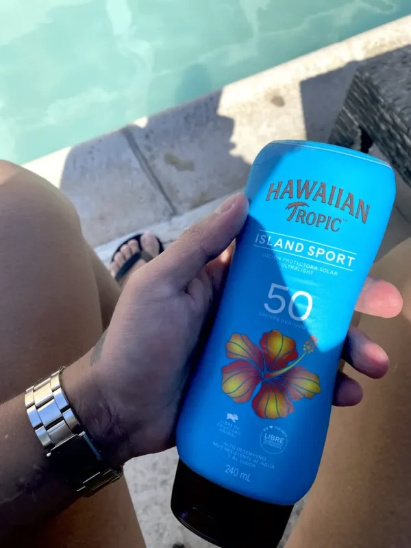hawaiian tropic island sport loción de protección solar, ligera, amplio espectro spf 50, 8 onzas líquidas