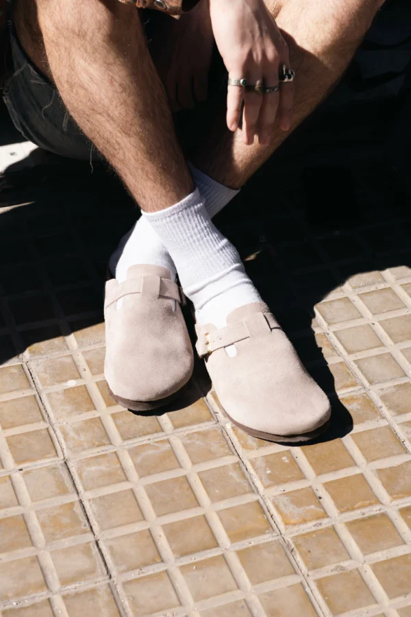 zuecos de gamuza para niños y niñas, con plantilla de corcho, pantuflas para interiores y exteriores, bonitas sandalias clásicas con hebilla ajustable