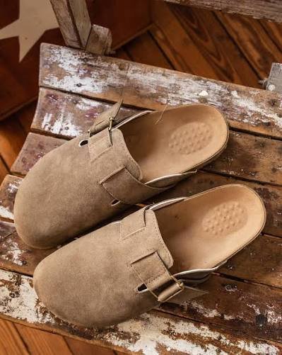 zuecos de gamuza para niños y niñas, con plantilla de corcho, pantuflas para interiores y exteriores, bonitas sandalias clásicas con hebilla ajustable
